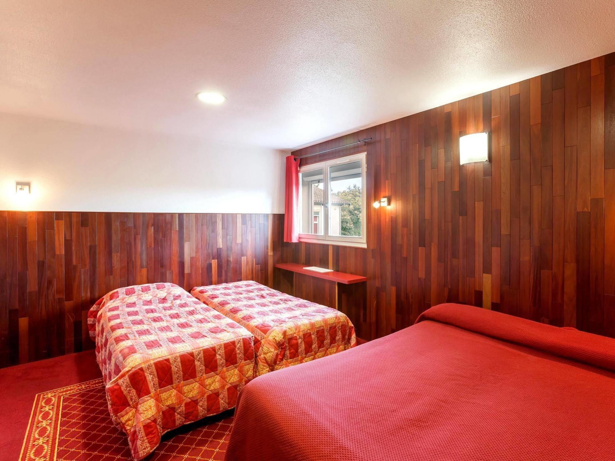 Logis Hotel Horus Restaurant Les Bruyeres Toulenne Экстерьер фото
