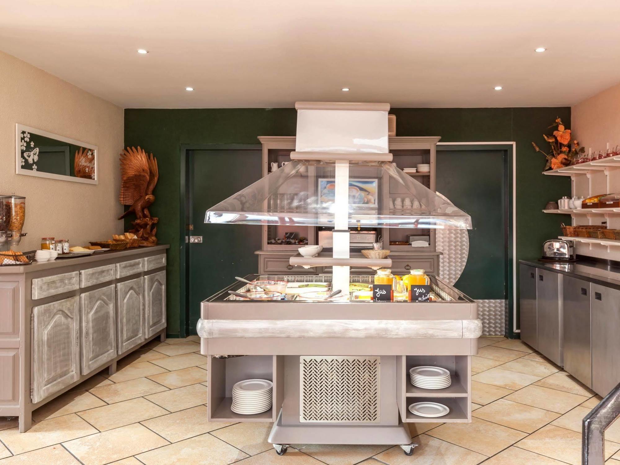 Logis Hotel Horus Restaurant Les Bruyeres Toulenne Экстерьер фото